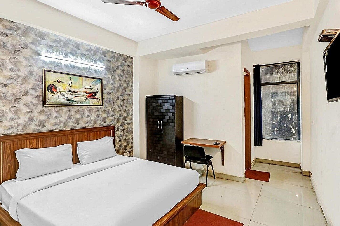 undefined Hotel Noida Continental 5