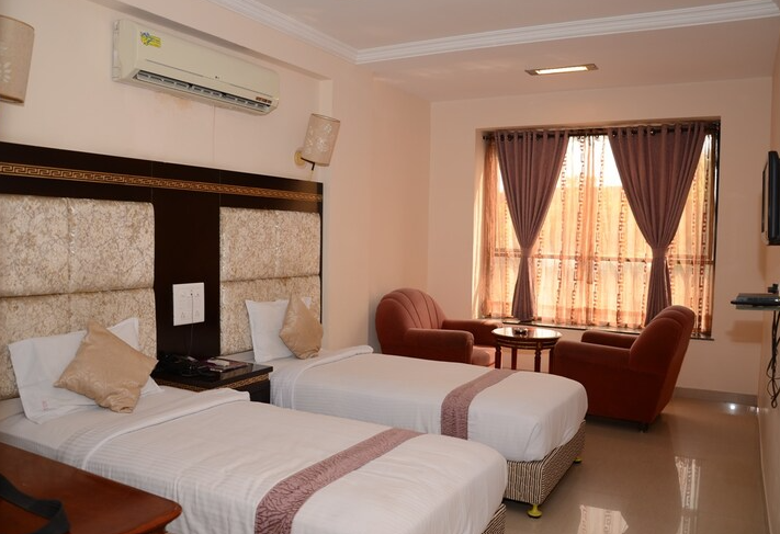 ORIENT EXECUTIVE ROOM TWIN BED