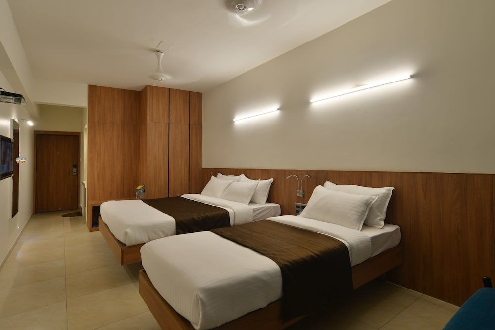 Hotel Panchavati Yatri Deluxe Room 8