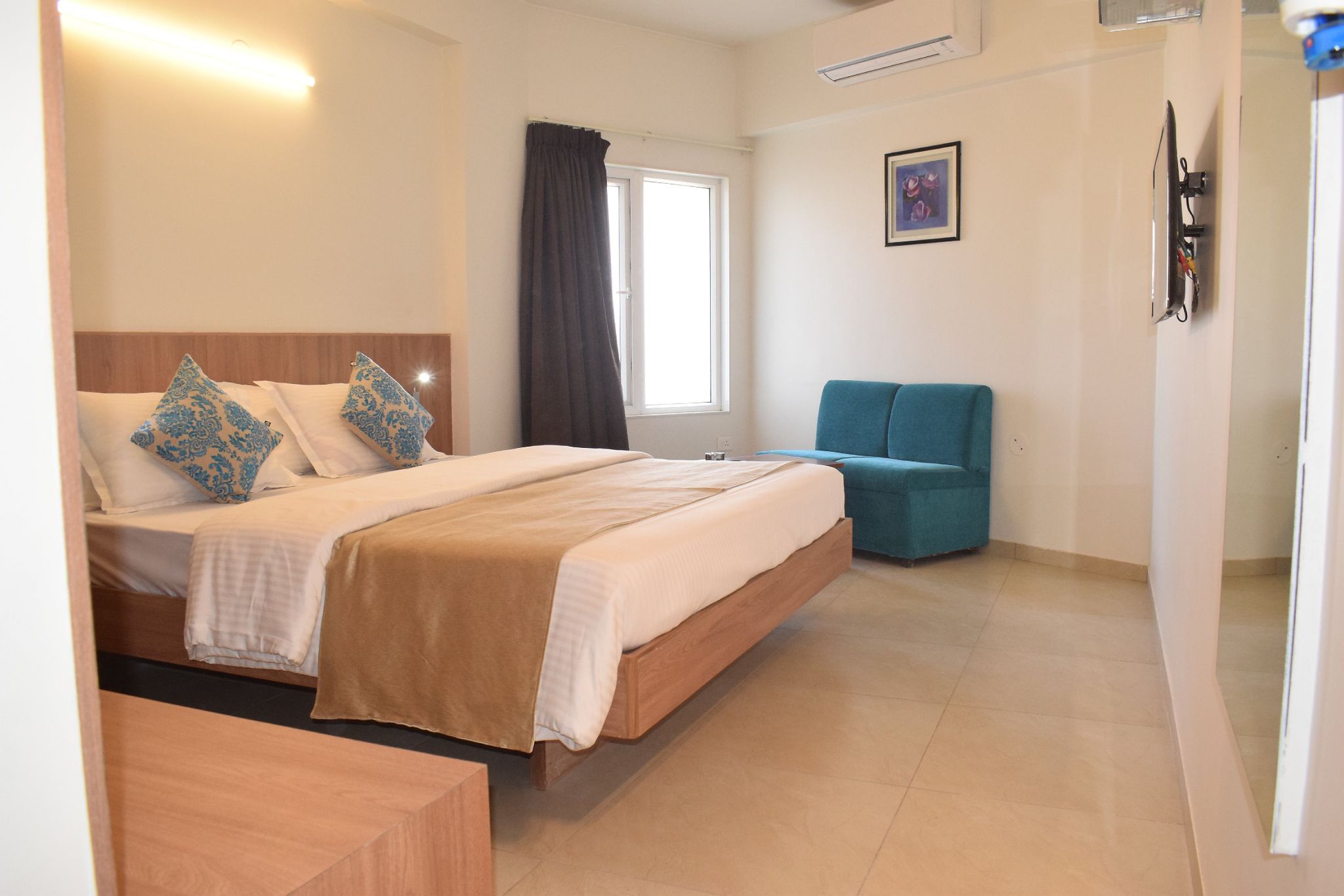 Hotel Panchavati Yatri 5 Bed Deluxe Room 2