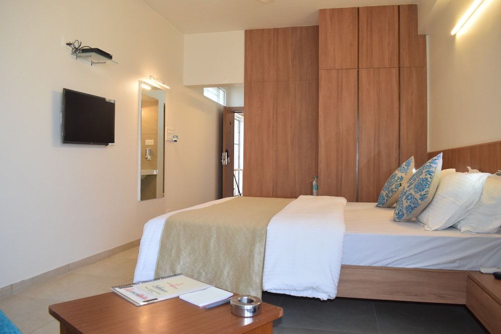 Hotel Panchavati Yatri Deluxe Room 7