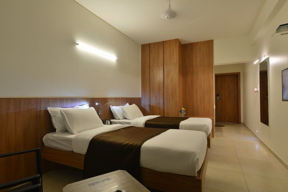 Hotel Panchavati Yatri Deluxe Room 4