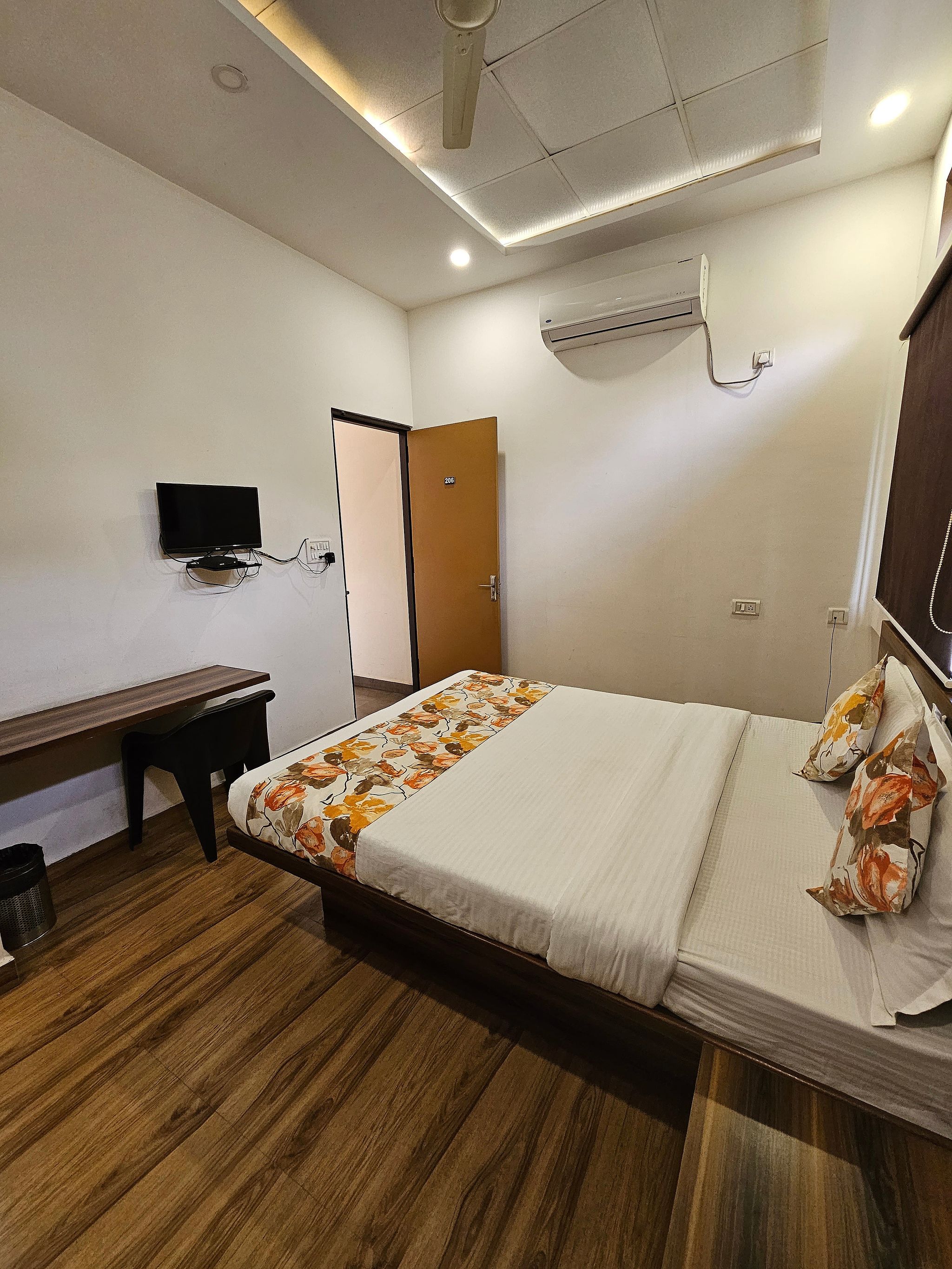 Hotel ParkView Deluxe Double Room 3