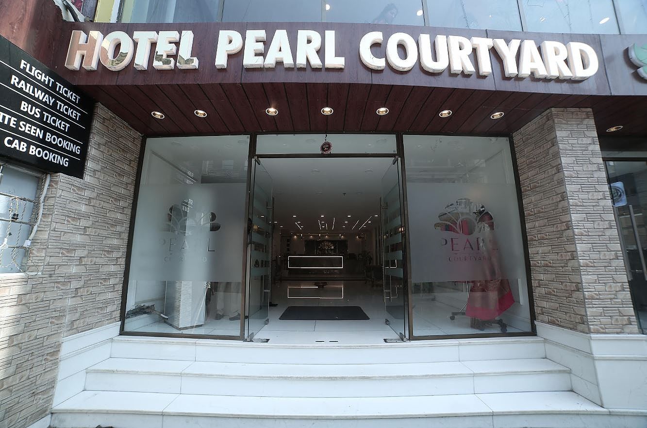 undefined Hotel Pearl Courtyard 8