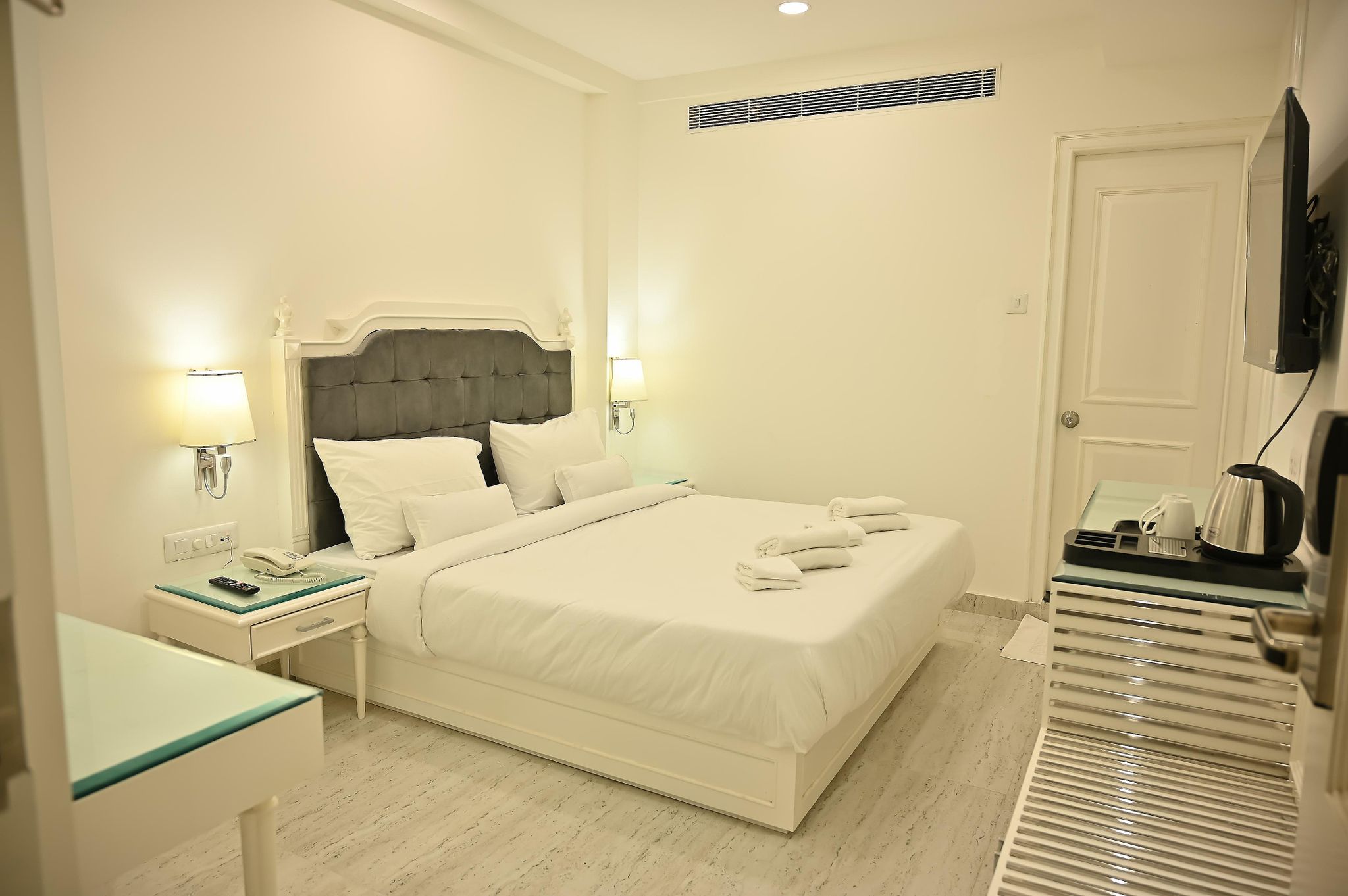 Hotel Pearl Courtyard SUPERIOR DOUBLE BED 6