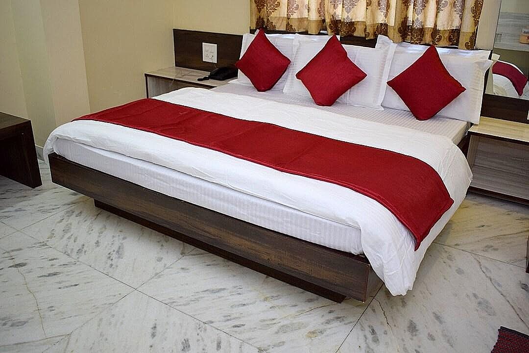 Hotel Peradiot Double Bed AC Room 6