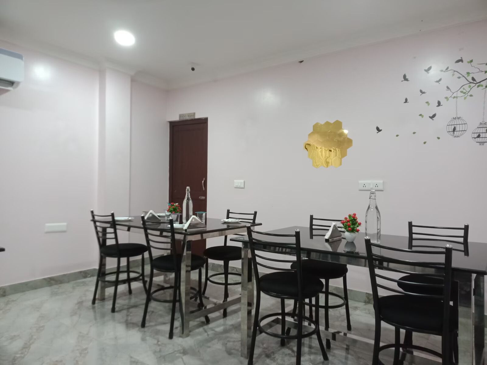 undefined Hotel Pigeons Nest 7