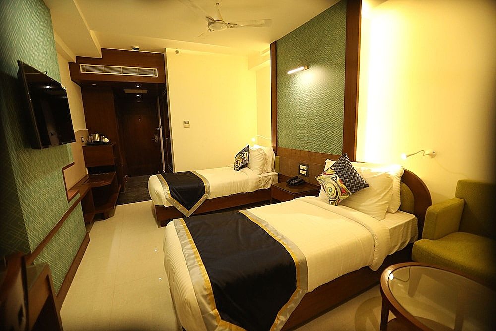 Hotel Pinnacle Gate Deluxe Twin Room 7