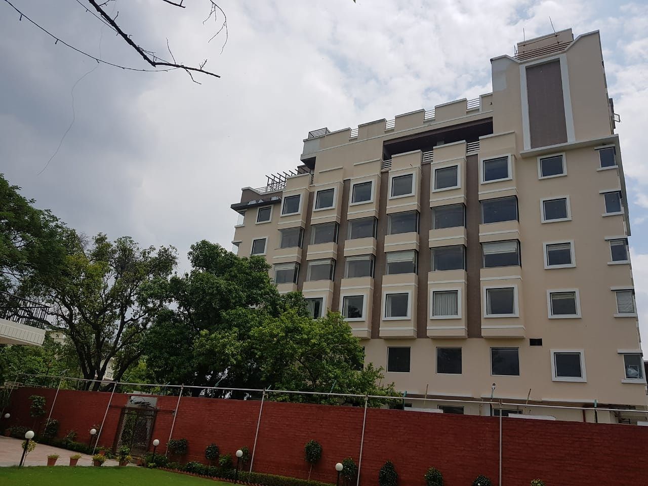 undefined Hotel Pinnacle Gate 9