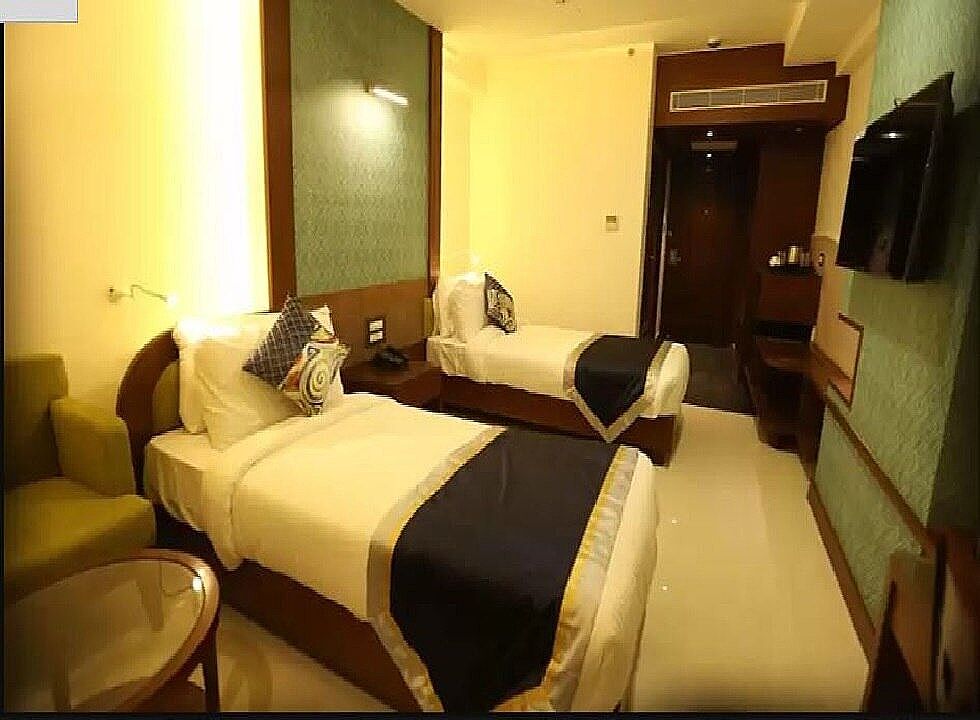 Hotel Pinnacle Gate Deluxe Twin Room 5