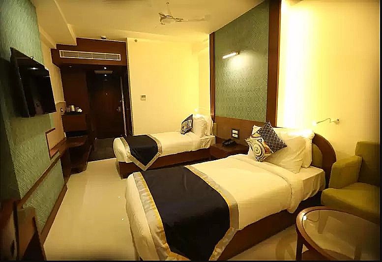 Hotel Pinnacle Gate Deluxe Twin Room 6