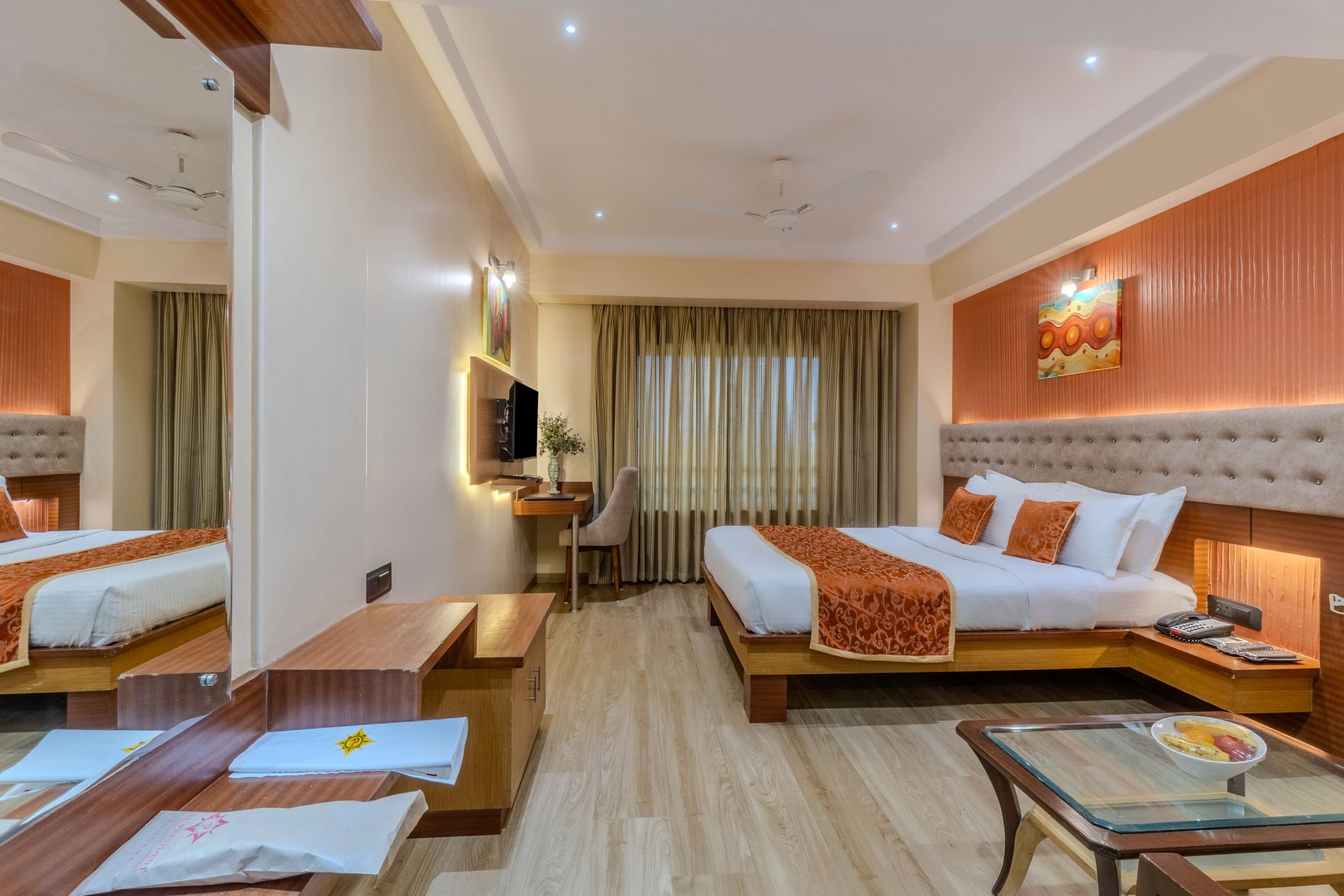 Hotel President, Vadodara Deluxe Room 4