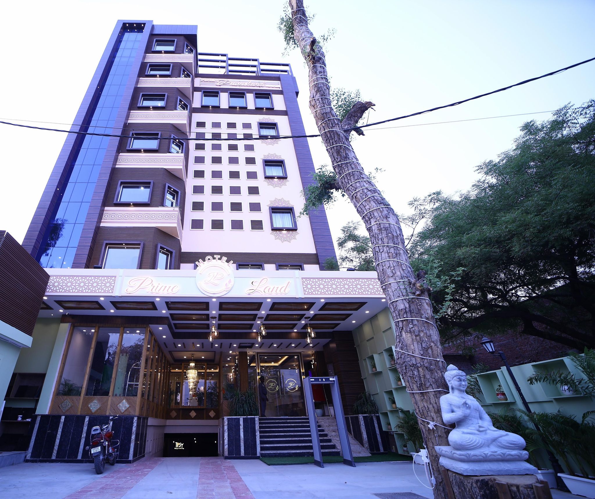 undefined Hotel Primeland 8