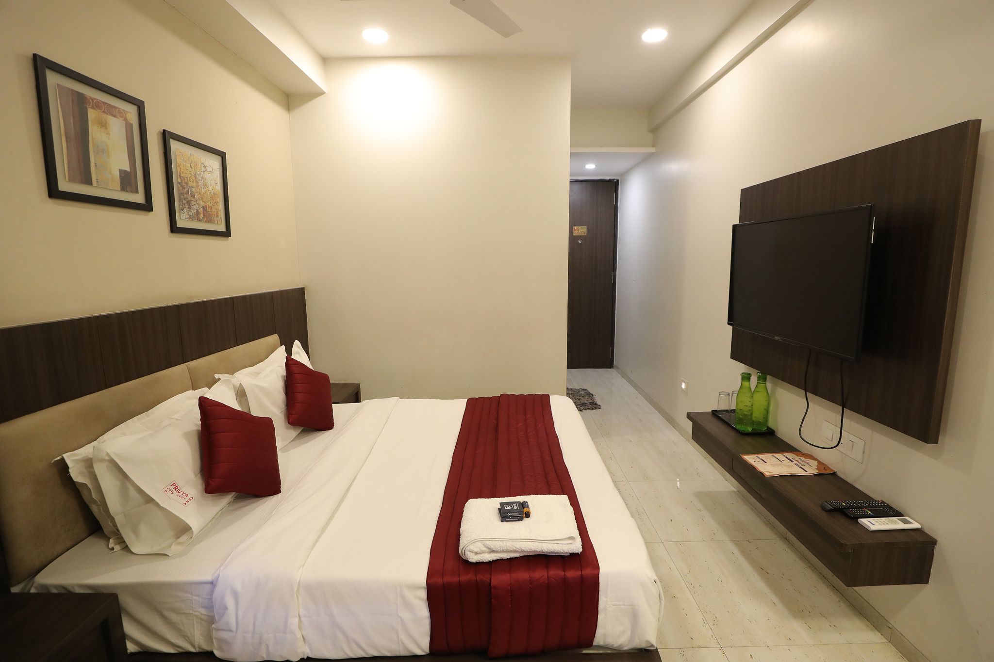 Hotel Privya Surat By Heven Management Deluxe Room 2
