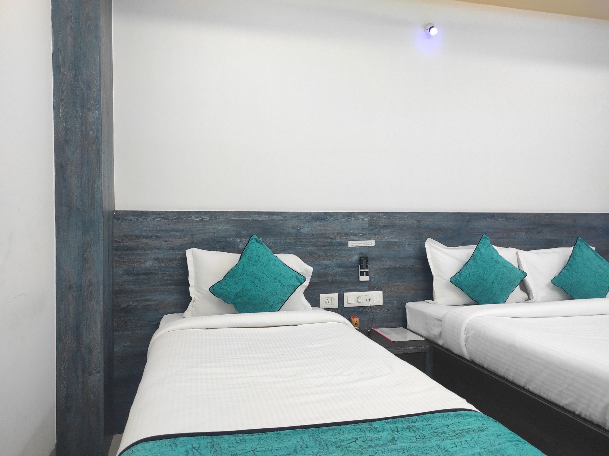 Hotel Prova Deluxe Room 2