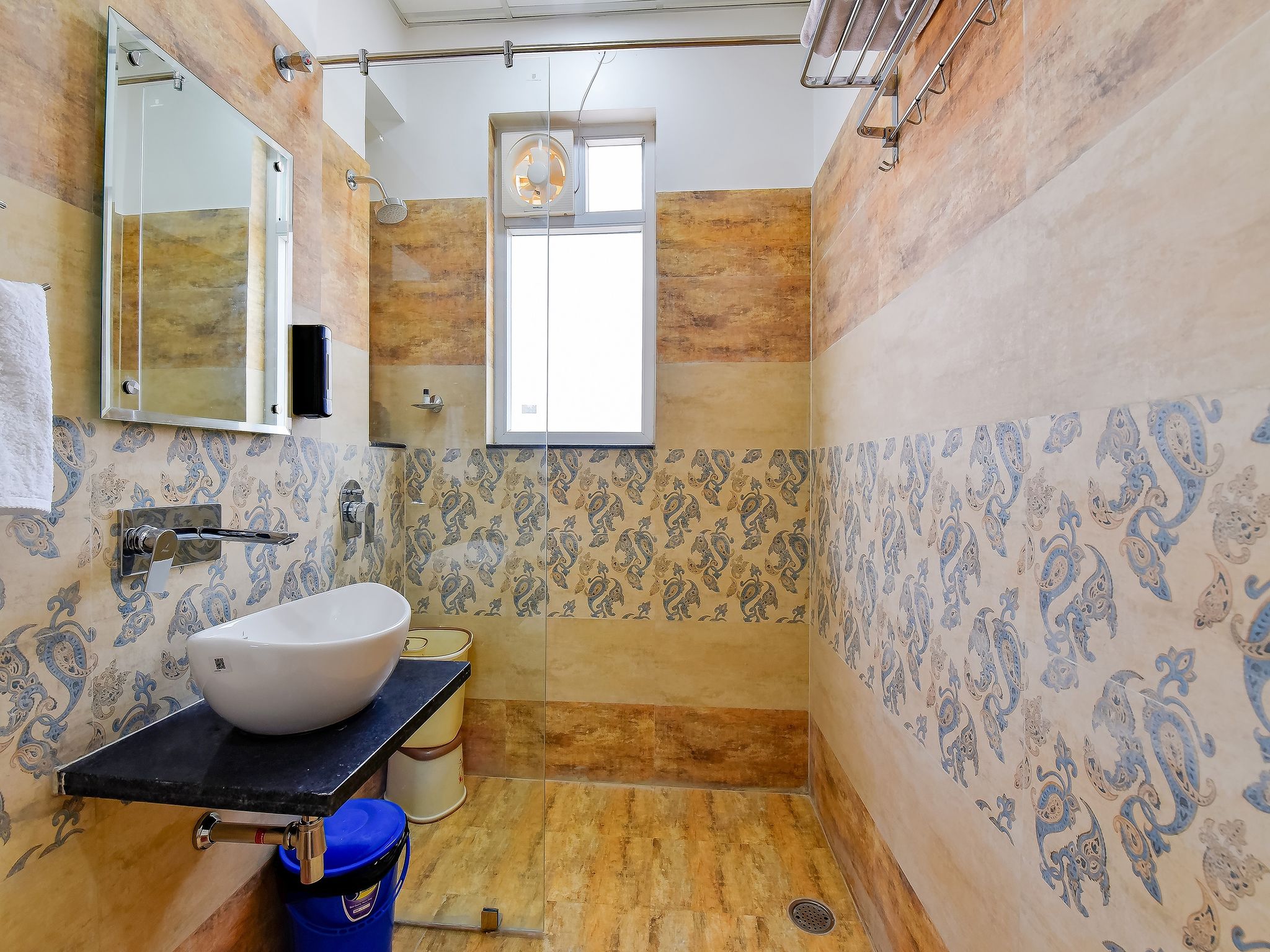 Hotel Purple Orchid Deluxe Room 12