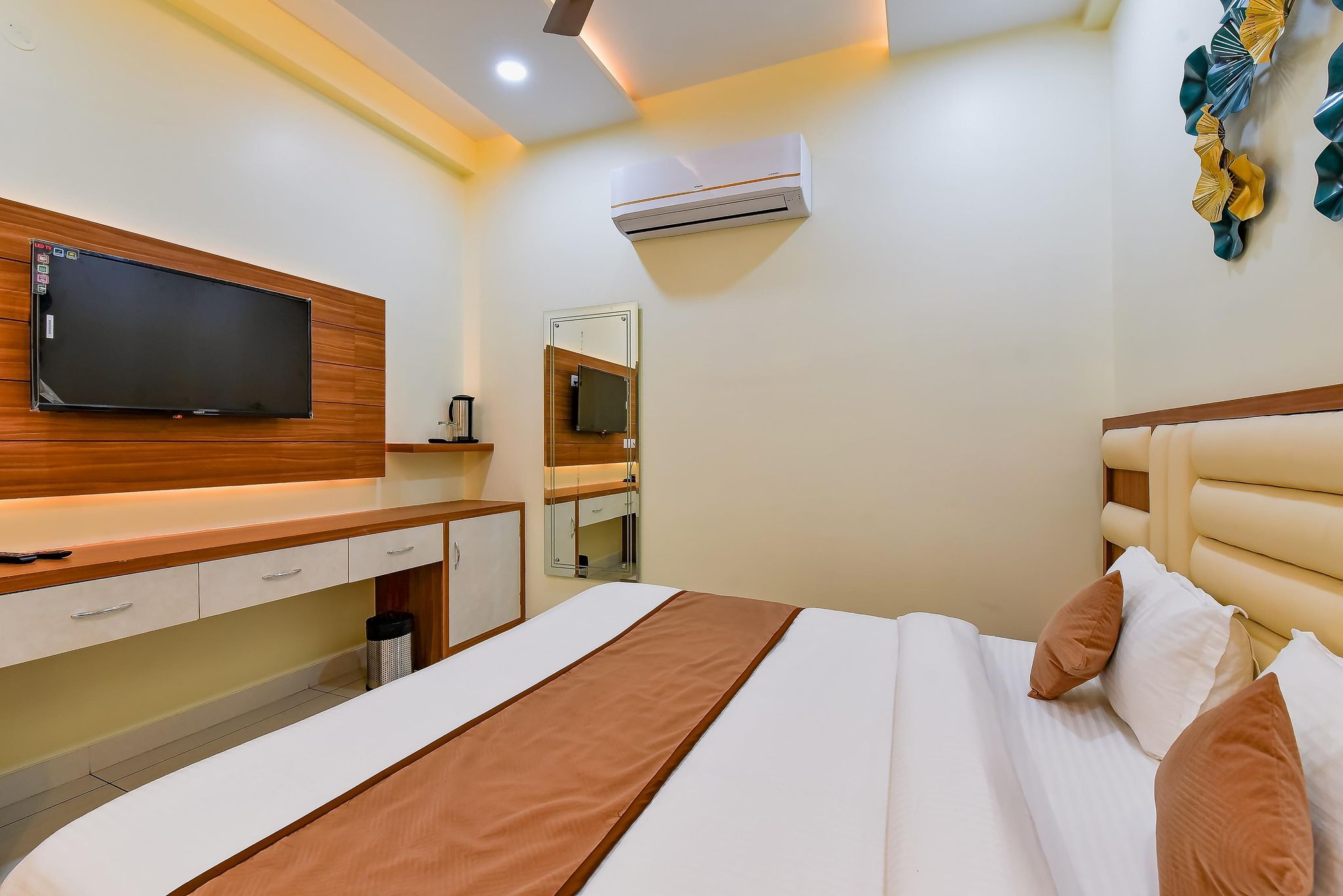 Hotel Purple Orchid