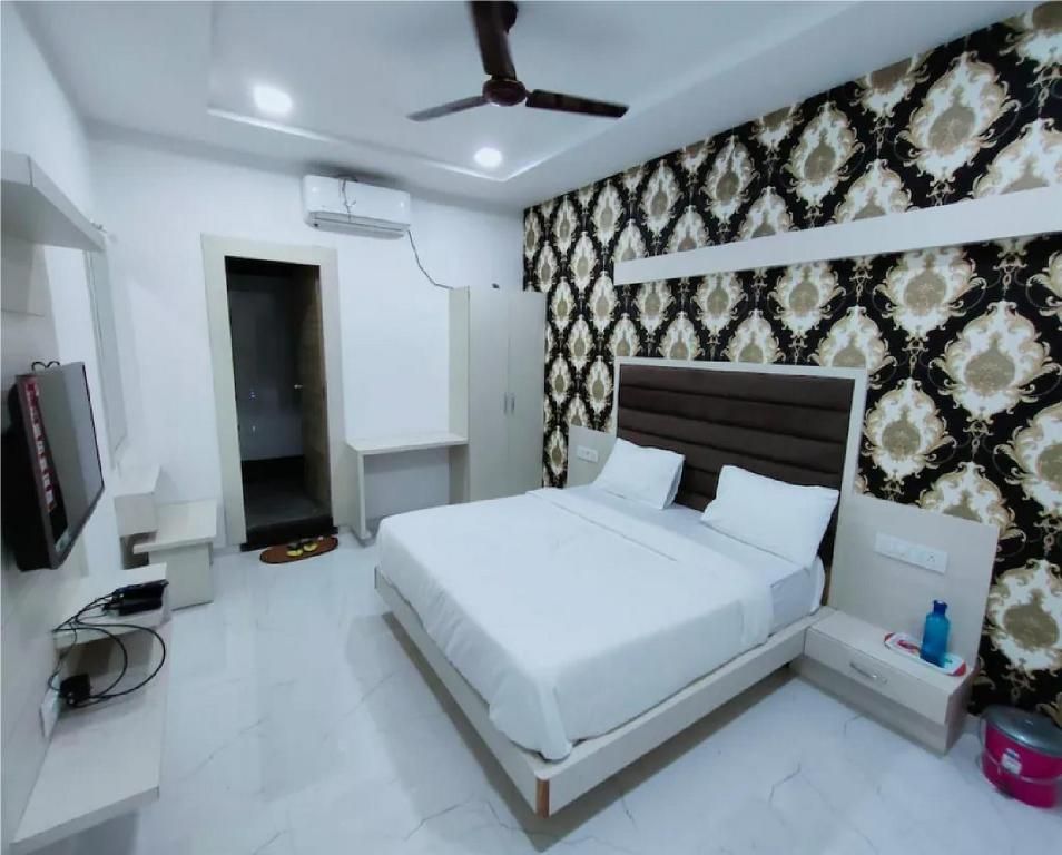 undefined Hotel Rest And Leaf 5