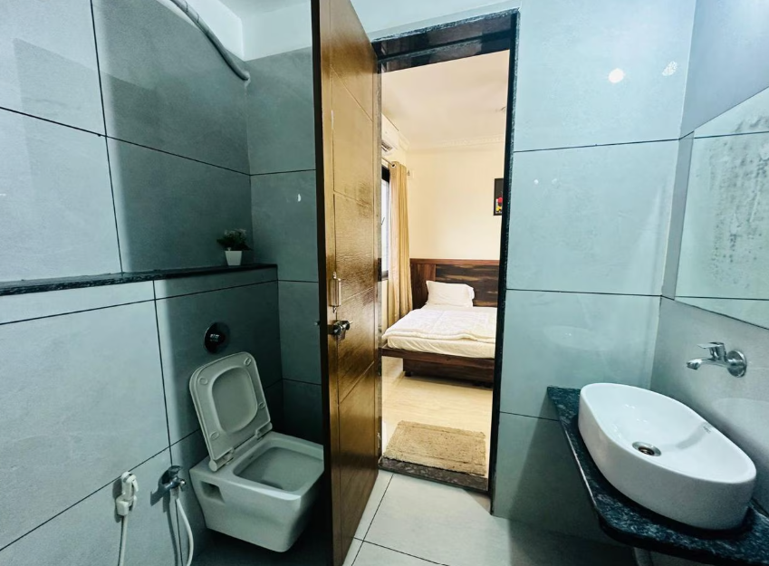 HOTEL SHREE SAI Double Bed Non AC 2