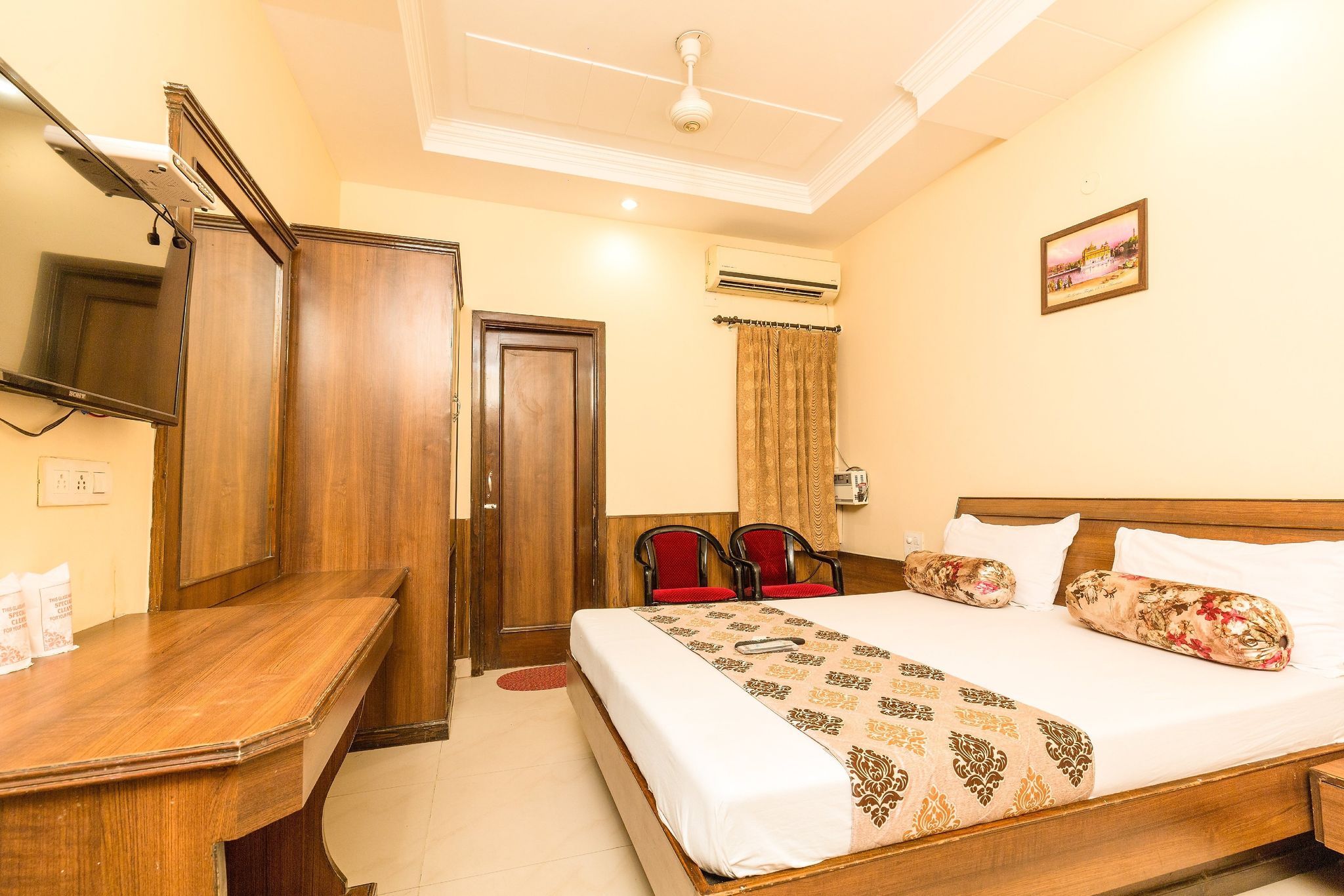 Deluxe Family Room