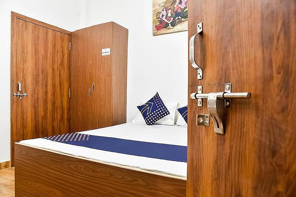 Hotel Saubhagya AC Deluxe Room 3