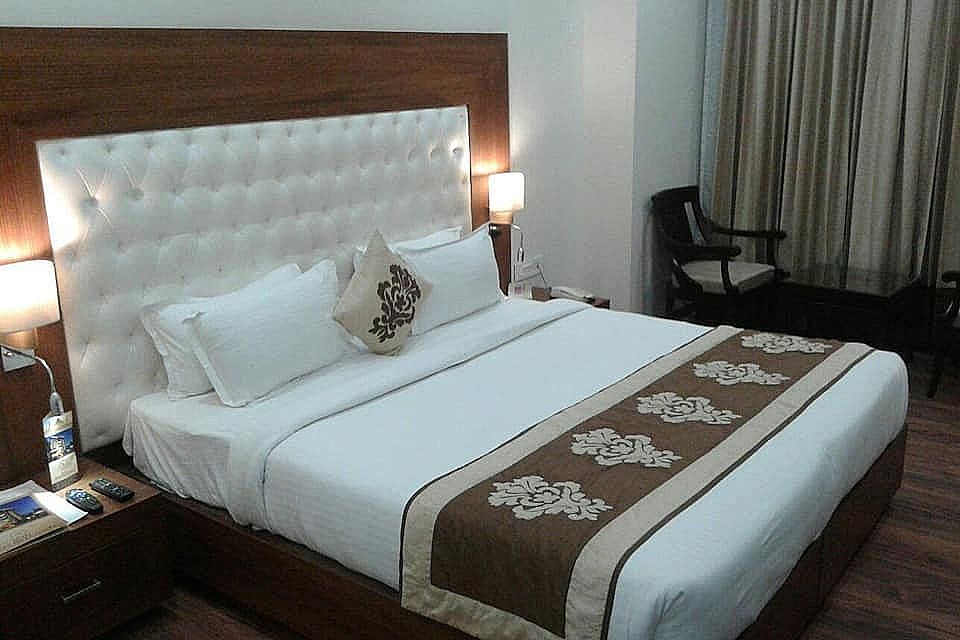 Hotel Seven Hill Tower Deluxe Double Room 7