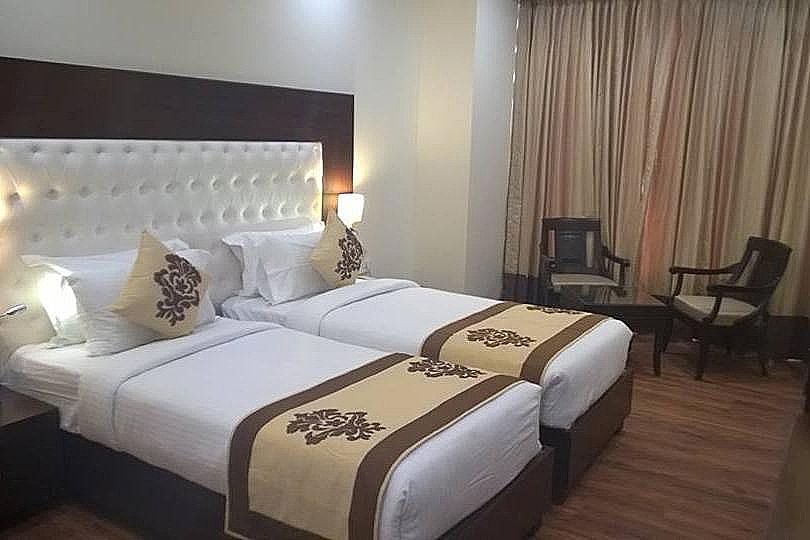 Hotel Seven Hill Tower Deluxe Double Room 4