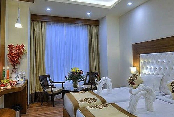 Hotel Seven Hill Tower Deluxe Double Room 9