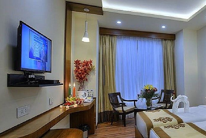 Hotel Seven Hill Tower Deluxe Double Room 10