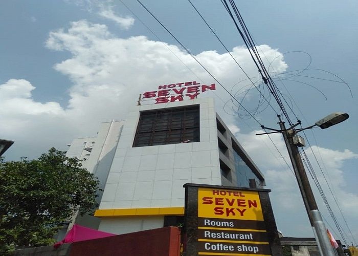 Hotel Seven Sky