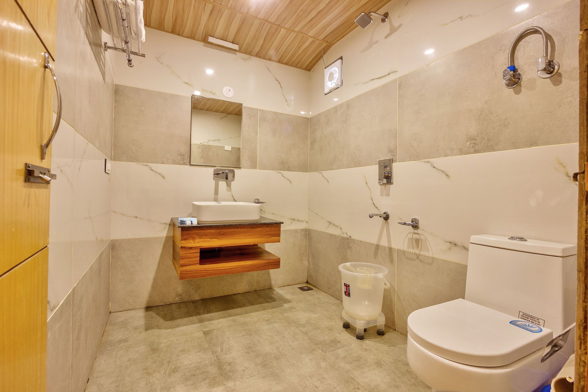 Hotel Shivalaya Retreat Huts & Cottages