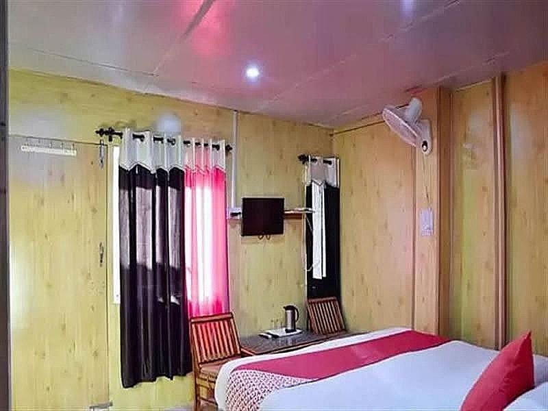 Hotel Shivalaya Retreat Huts & Cottages