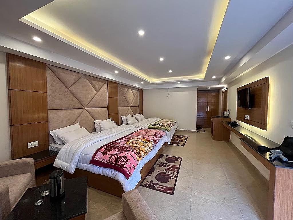 Hotel Shivalaya Retreat Huts & Cottages