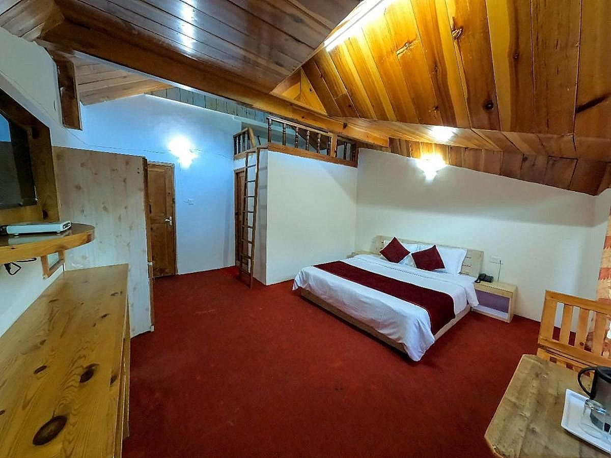 Premium Waterfront Cottage