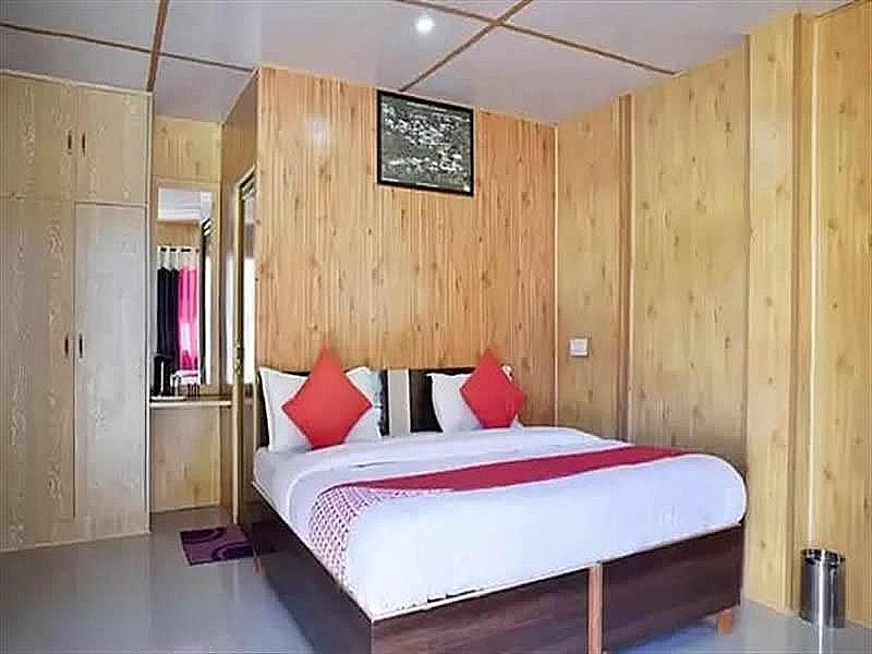 Hotel Shivalaya Retreat Huts & Cottages