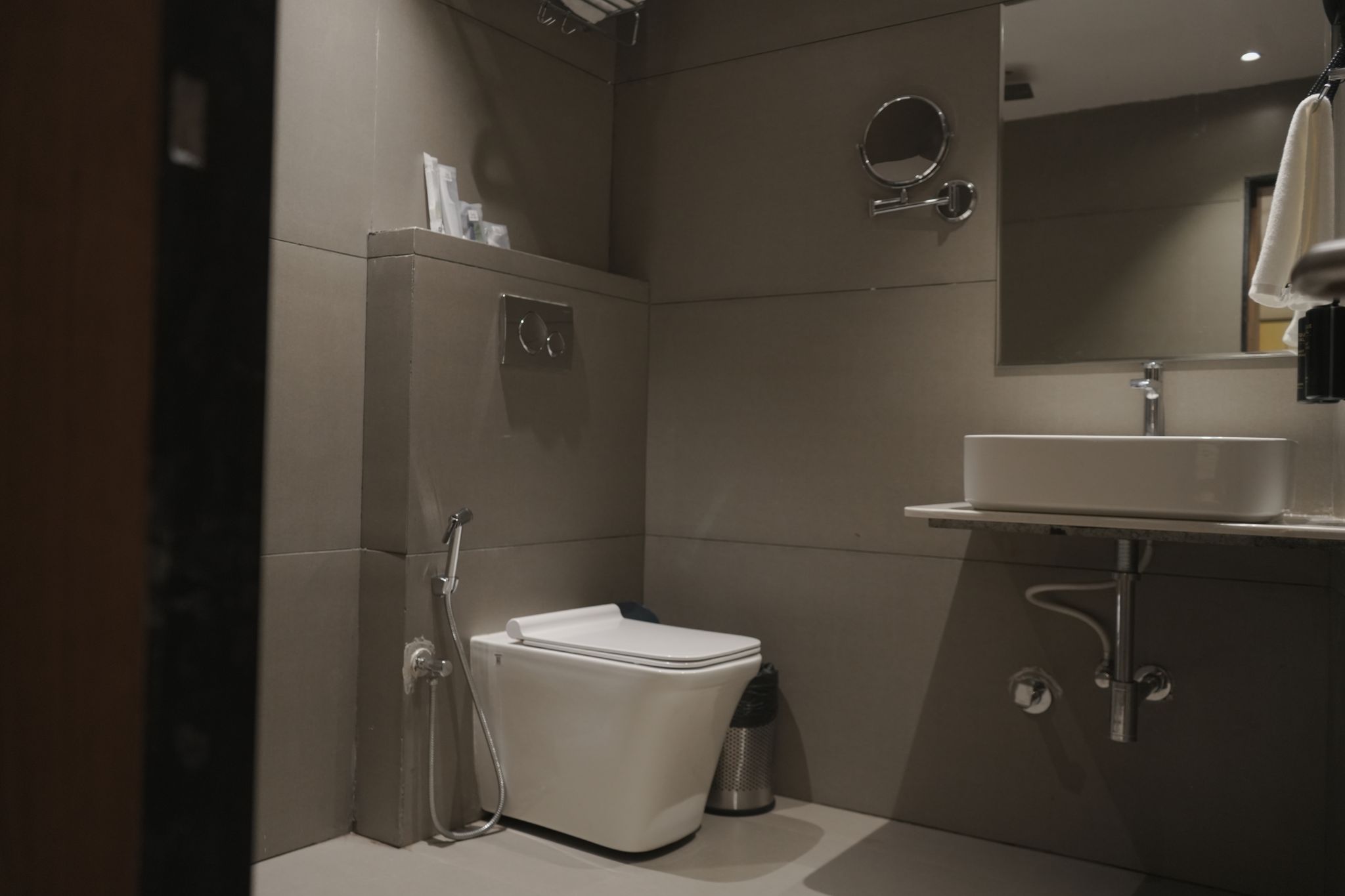 Silvotel By Bizzgrow Hotels Deluxe Twin Room 8