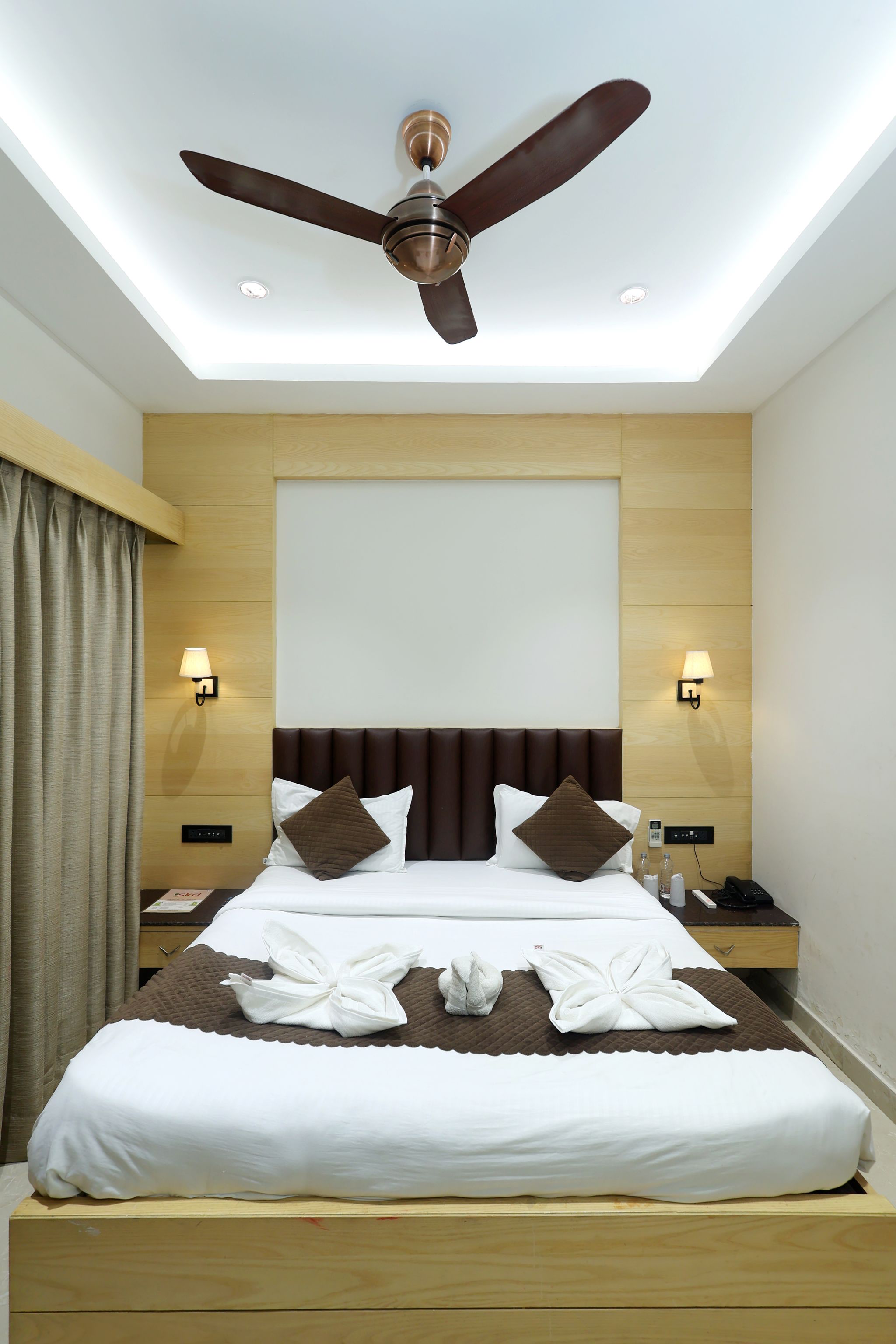 Hotel Sar Kamla Dham Deluxe Room 9