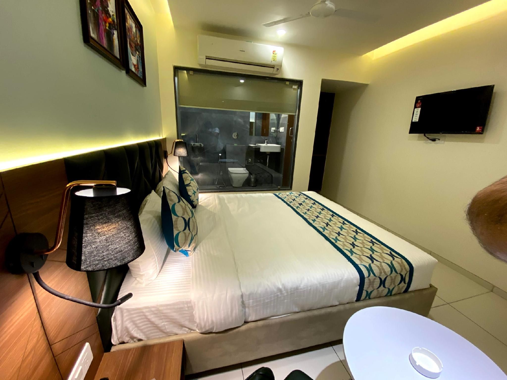 Hotel Unique by Apex Executive Room 5