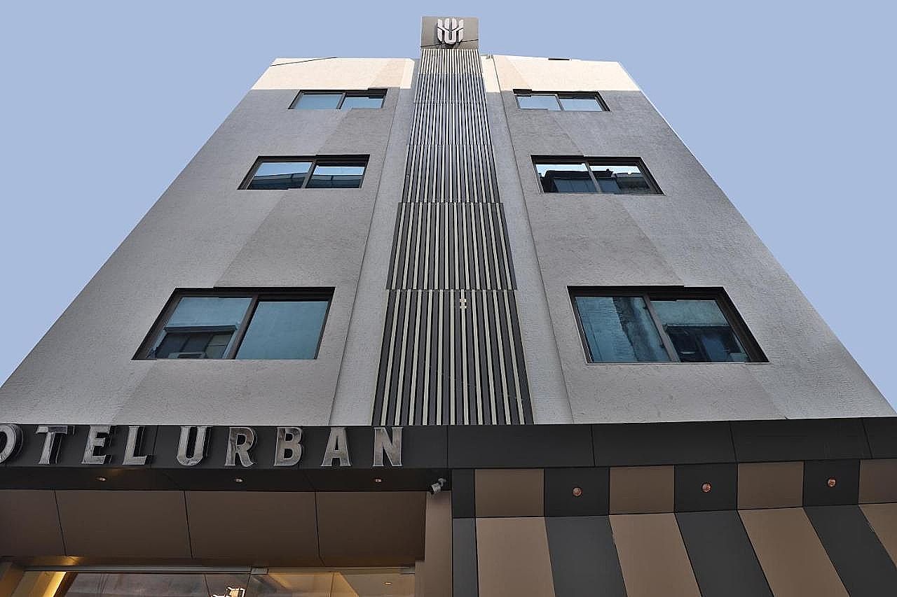 undefined HOTEL URBAN 7