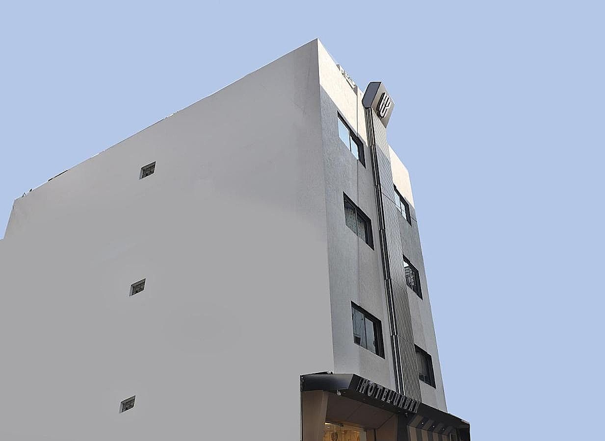 undefined HOTEL URBAN 10