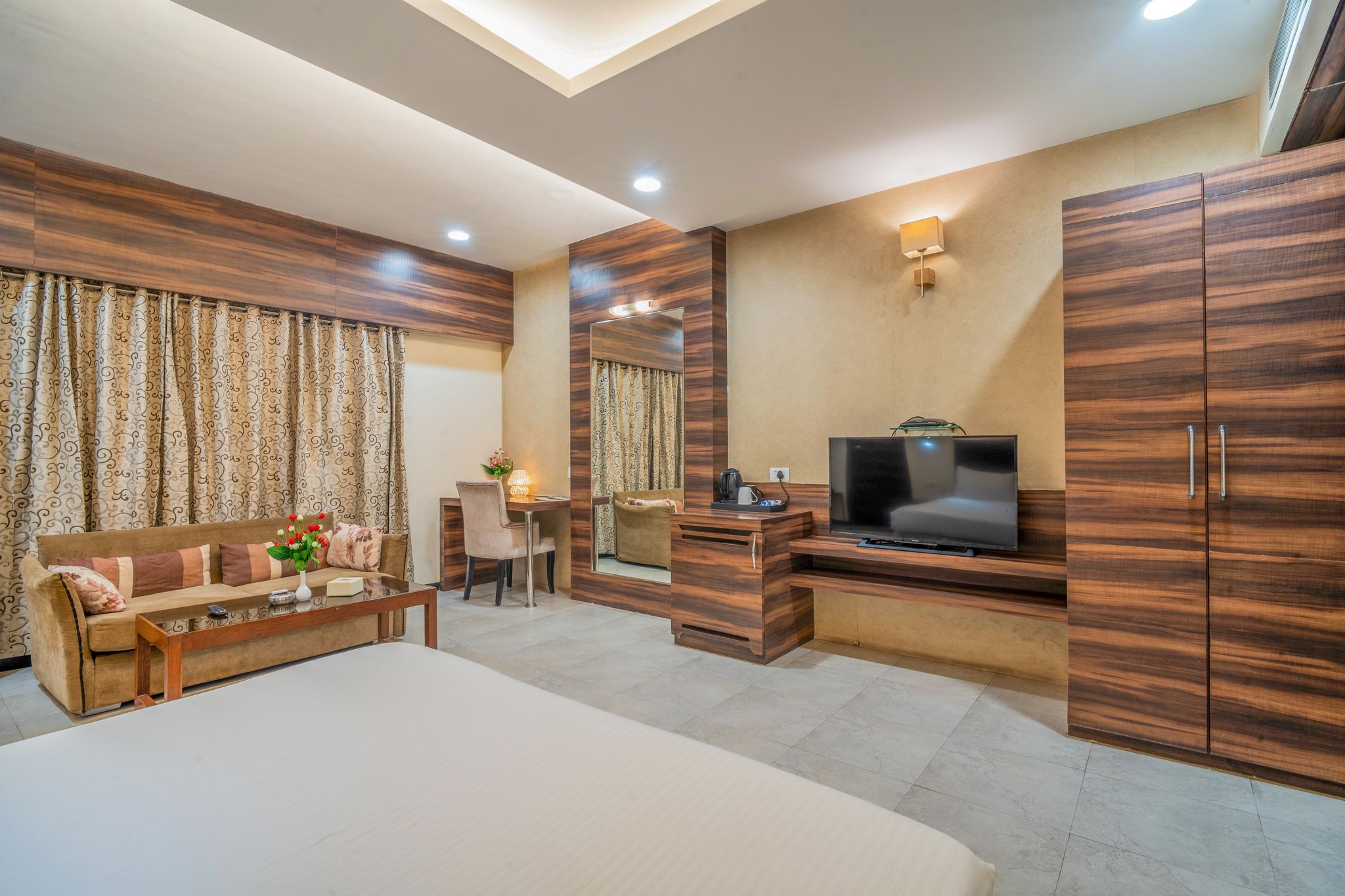 Hotel Varun Super Deluxe Room 13