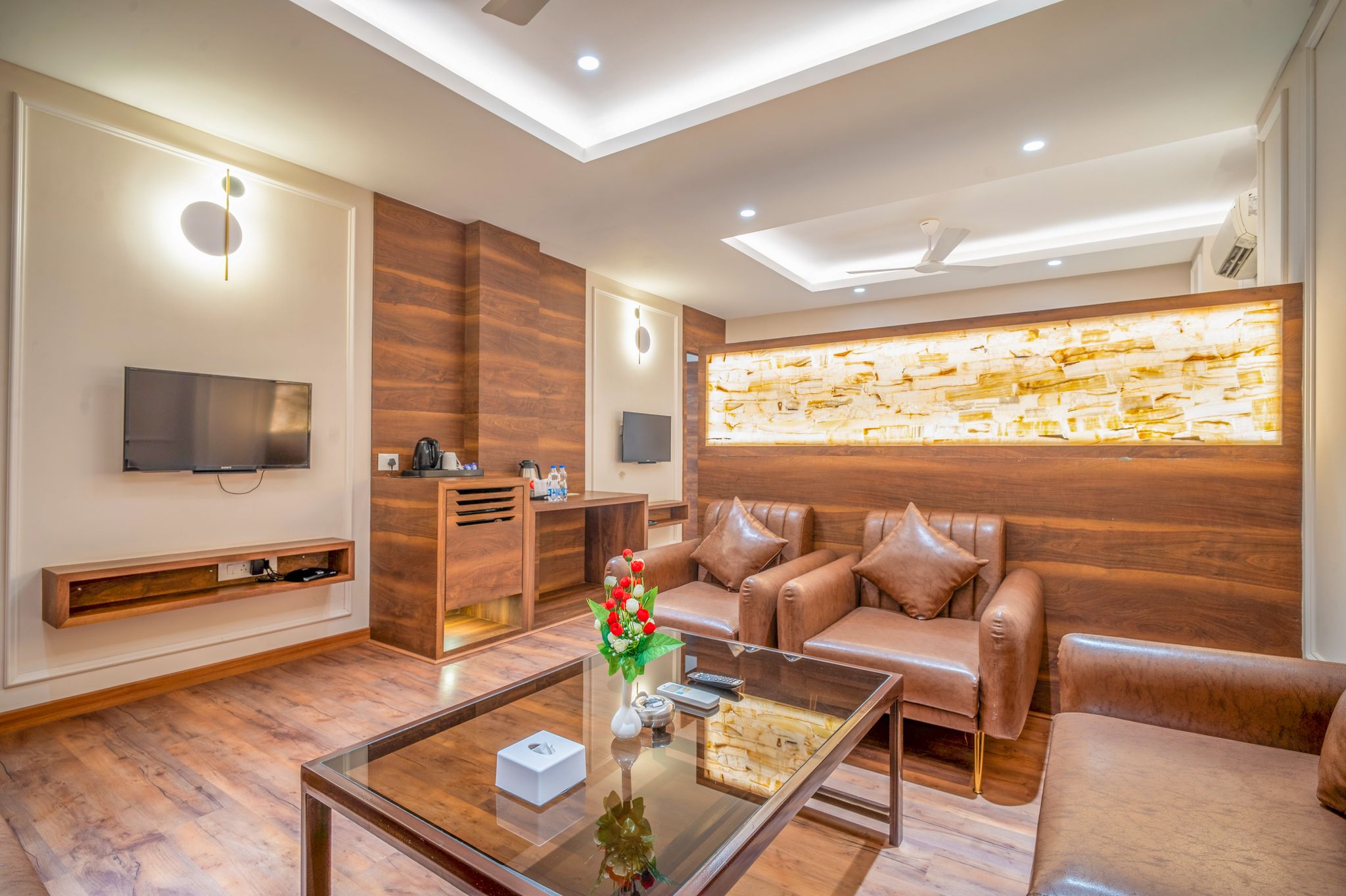 Hotel Varun Super Deluxe Room 6