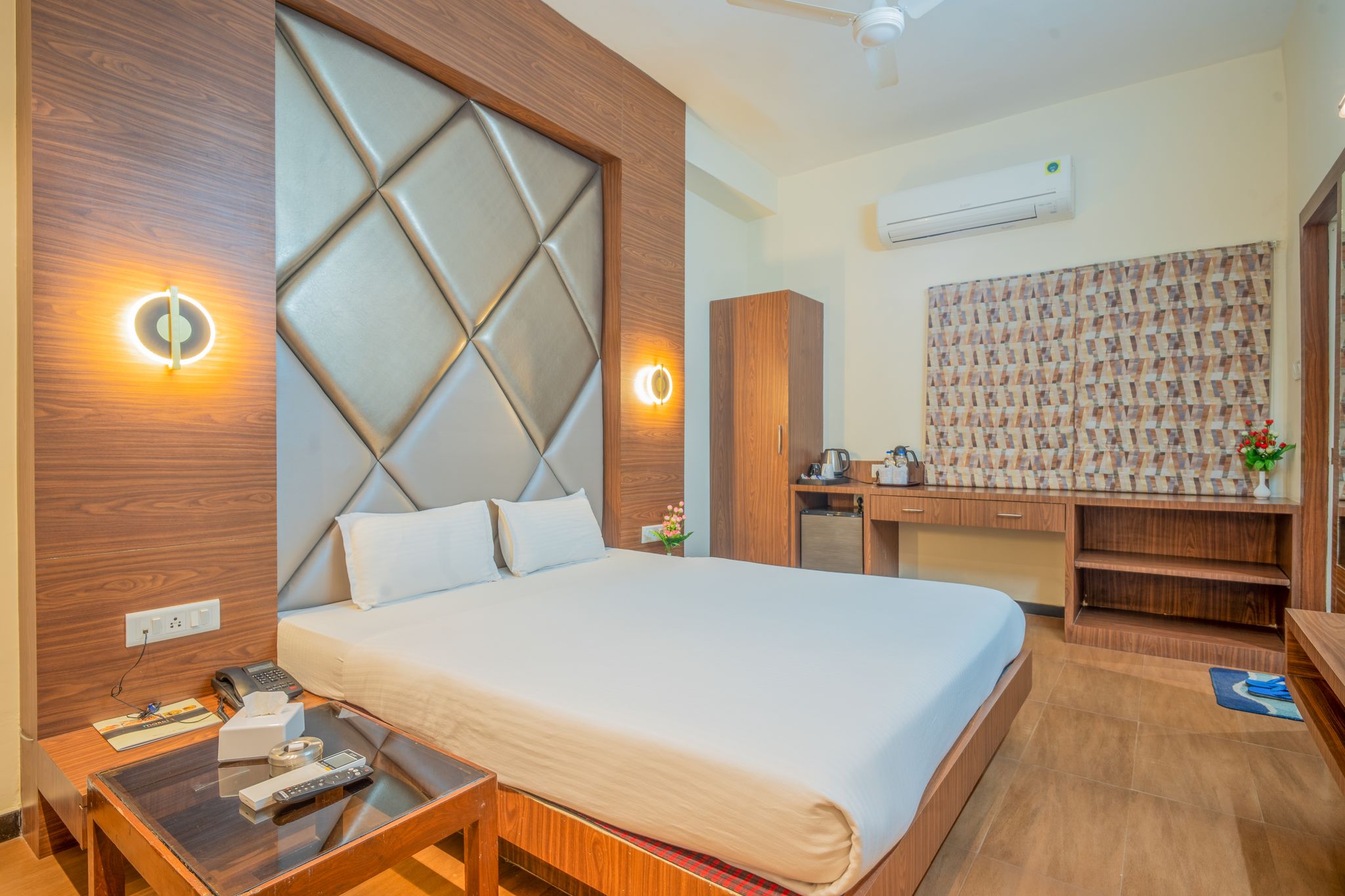 Hotel Varun Deluxe Room 22