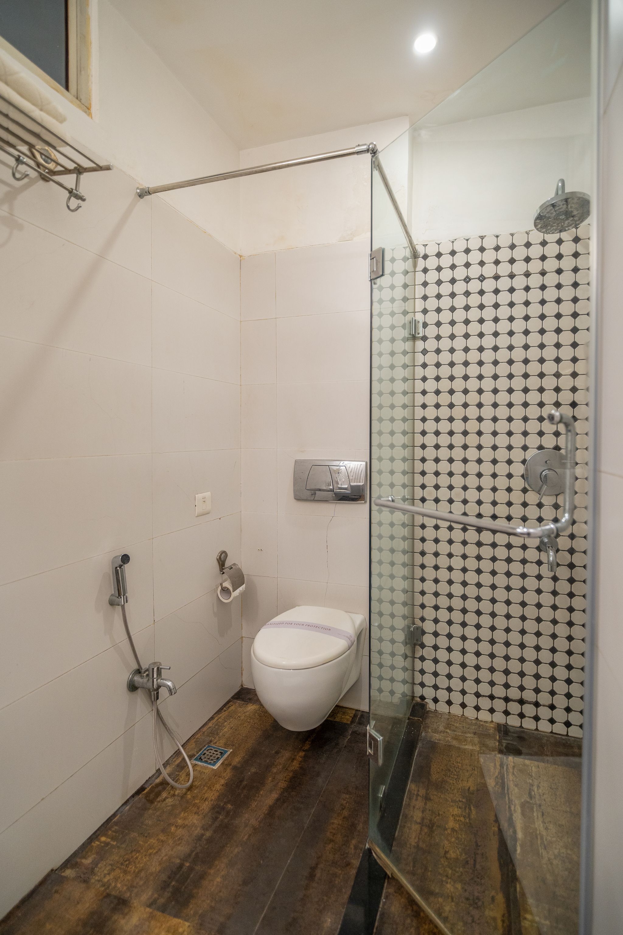 Hotel Varun Super Deluxe Room 9