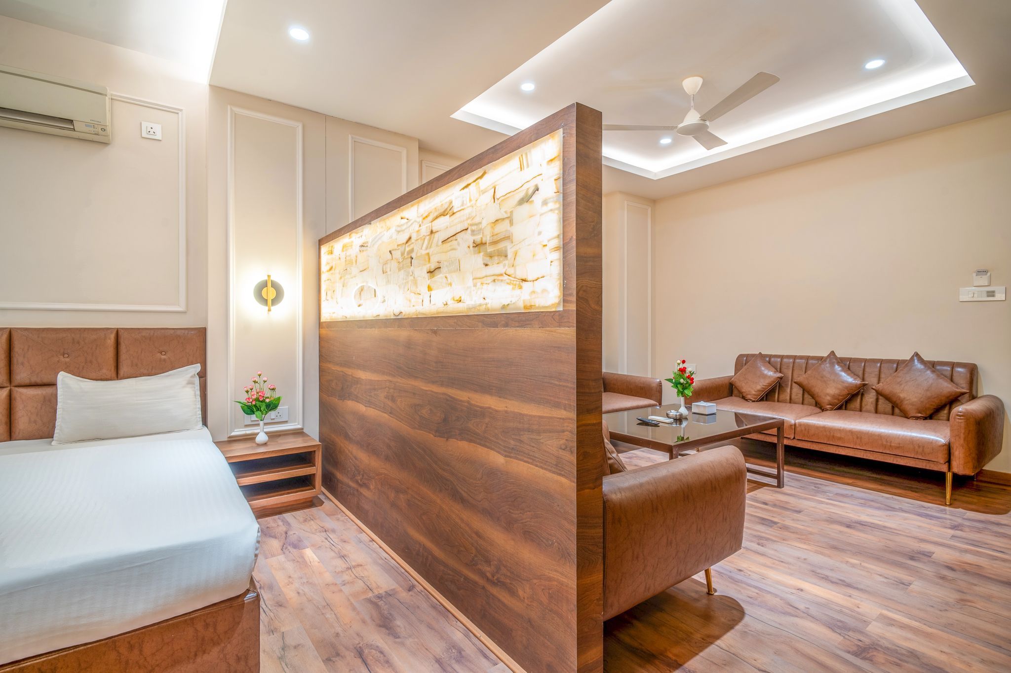 Hotel Varun Super Deluxe Room 11