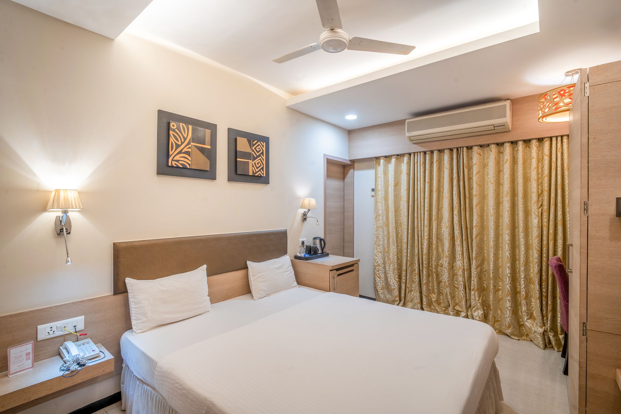 Hotel Varun Deluxe Room 13