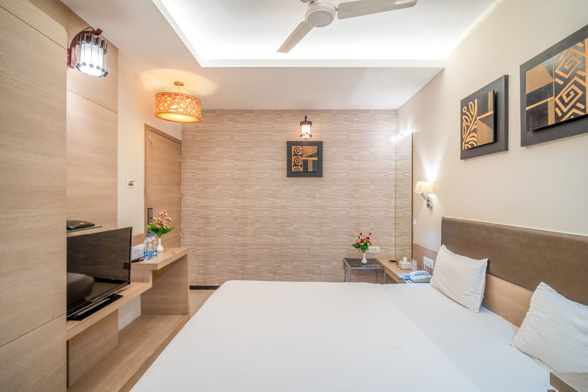 Hotel Varun Deluxe Room 10