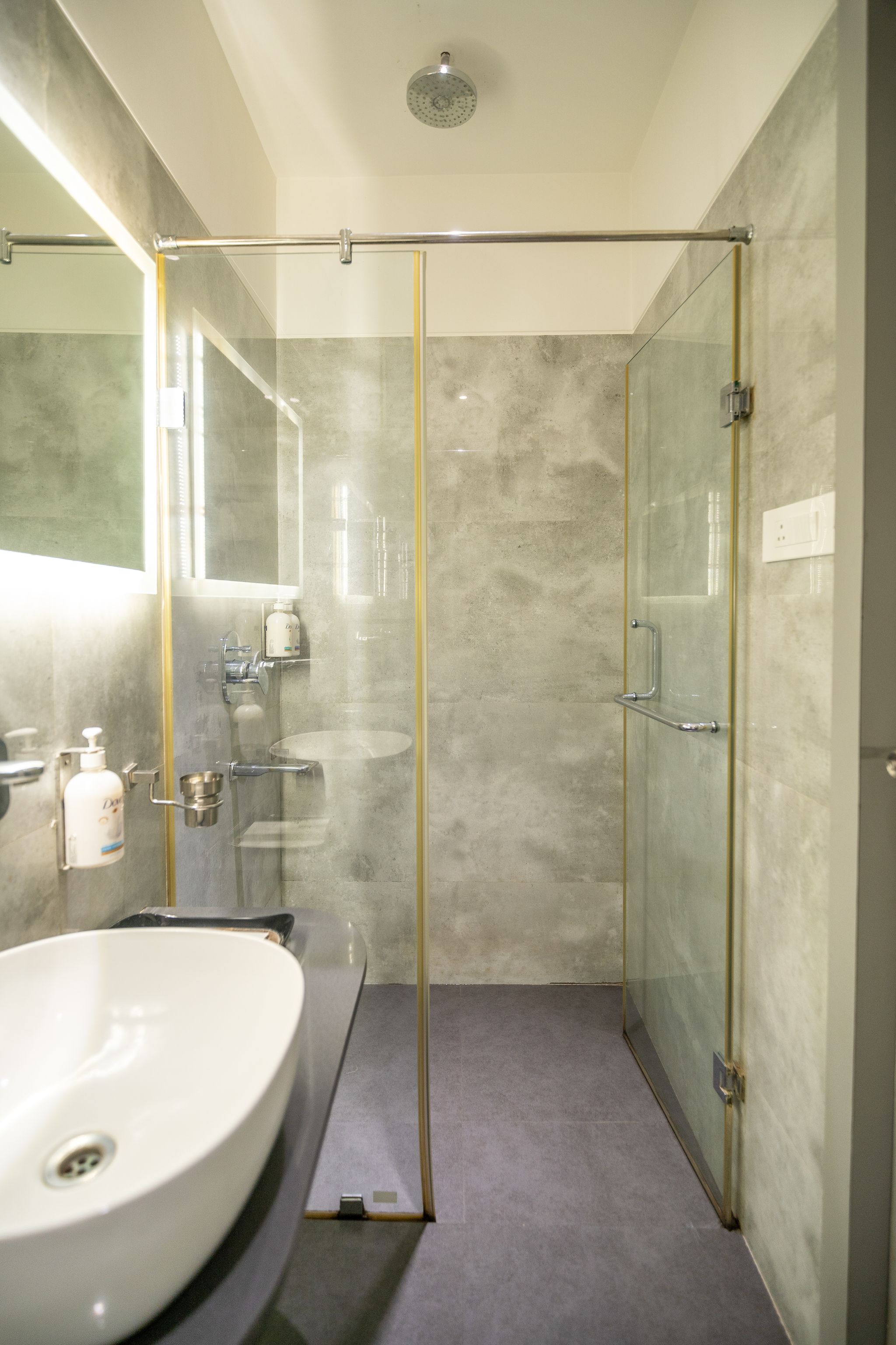 Hotel Varun Deluxe Room 2