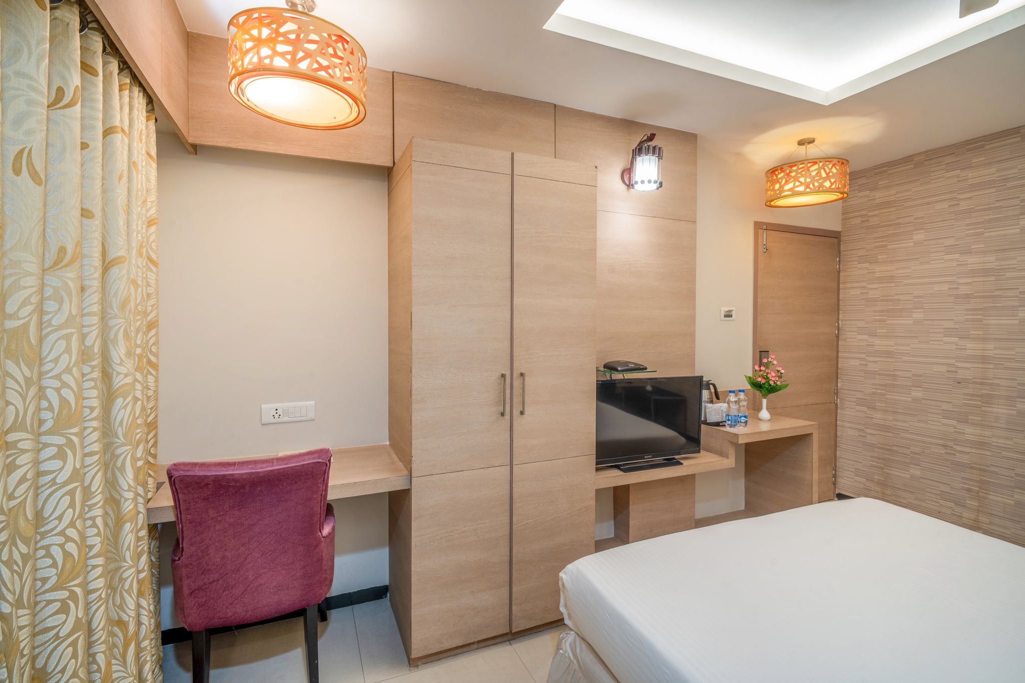 Hotel Varun Deluxe Room 12