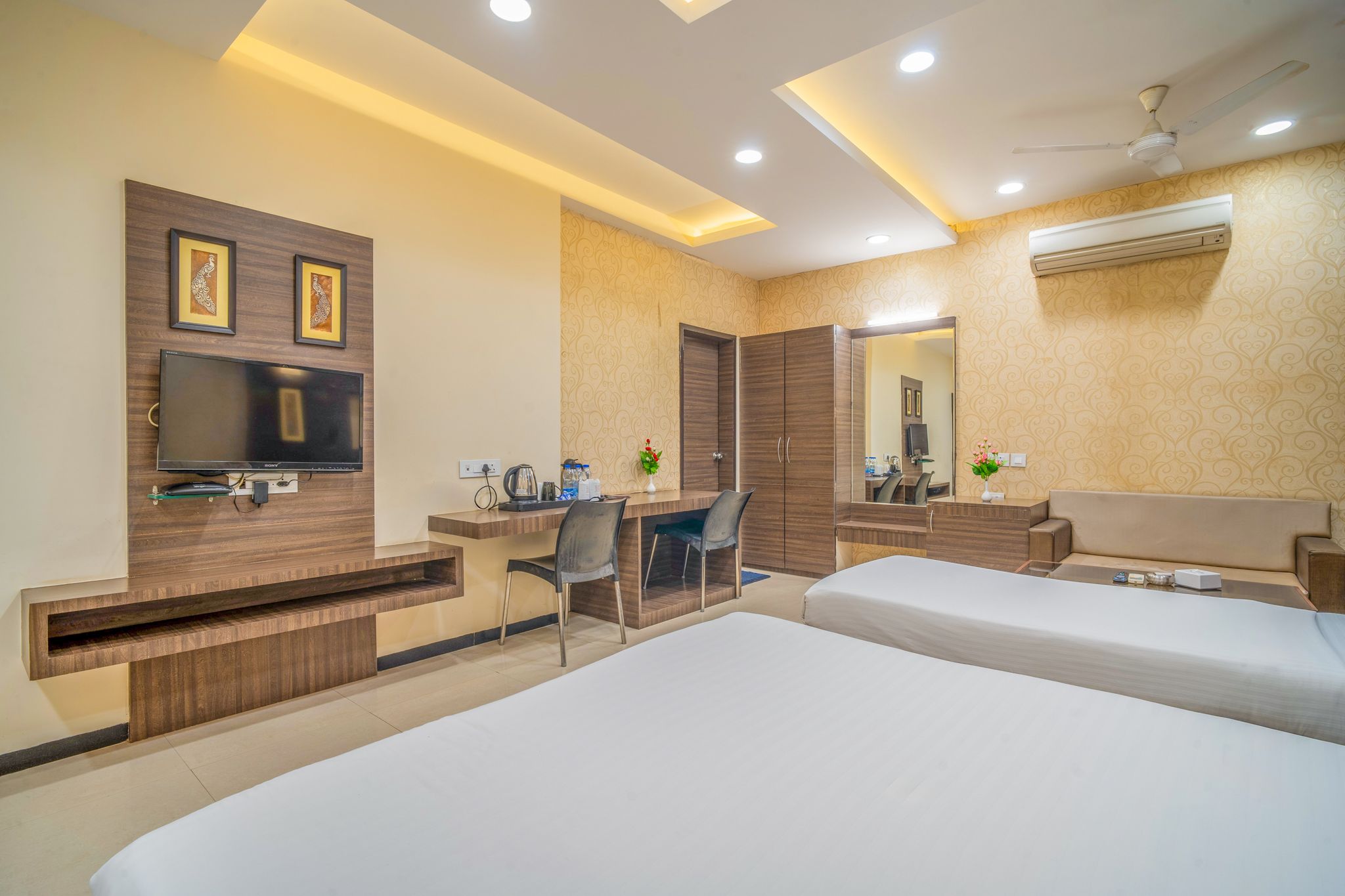 Hotel Varun Family Room 19